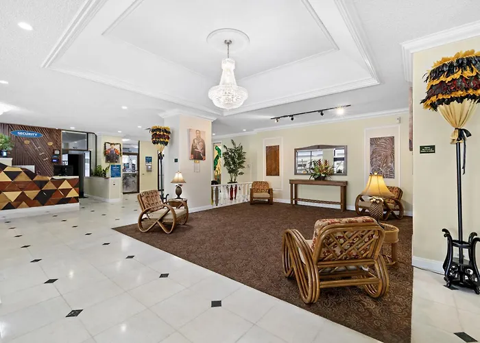 Royal Kuhio 1708 - Spacious Corner Unit With Stunning Ocean City Views In The Heart Of Waikiki!